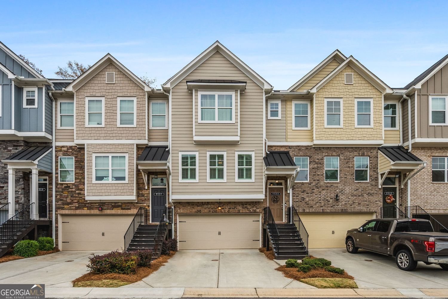 2523 Hedgeway Circle Kennesaw - 1