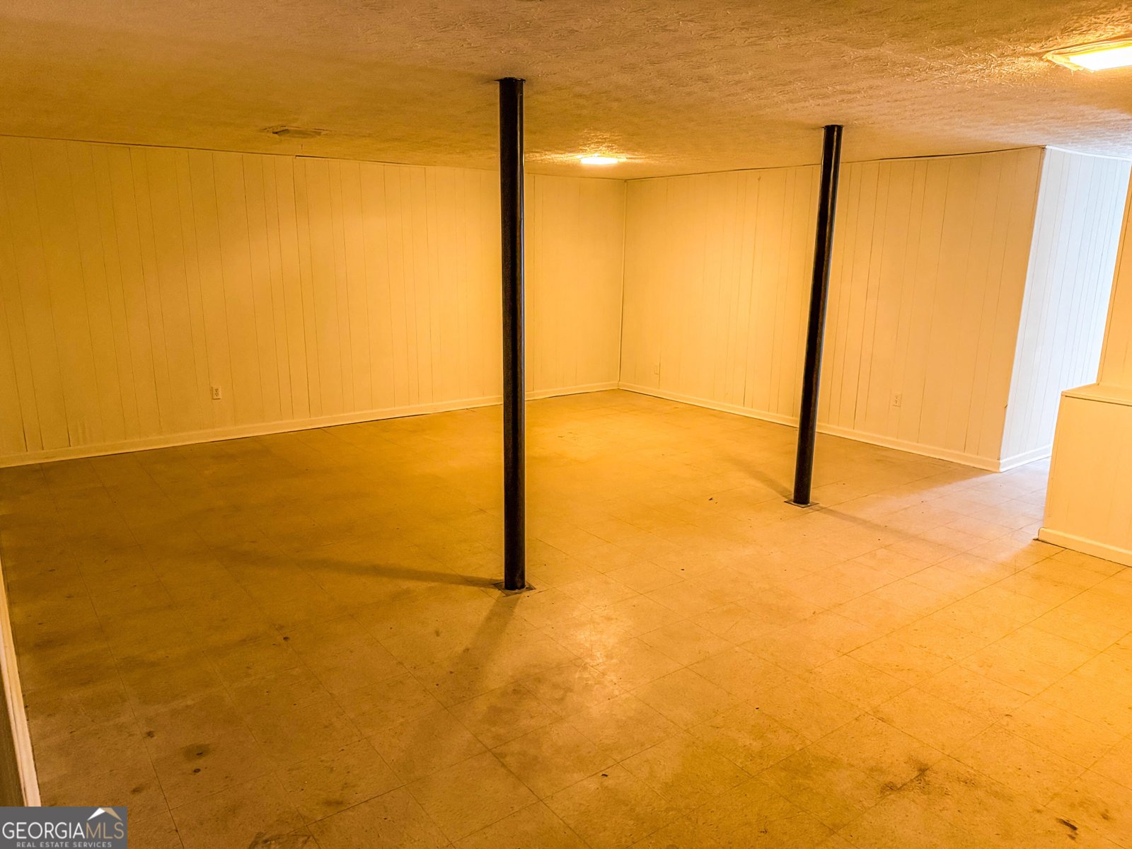 6485 Carolyn Court Rex - 11