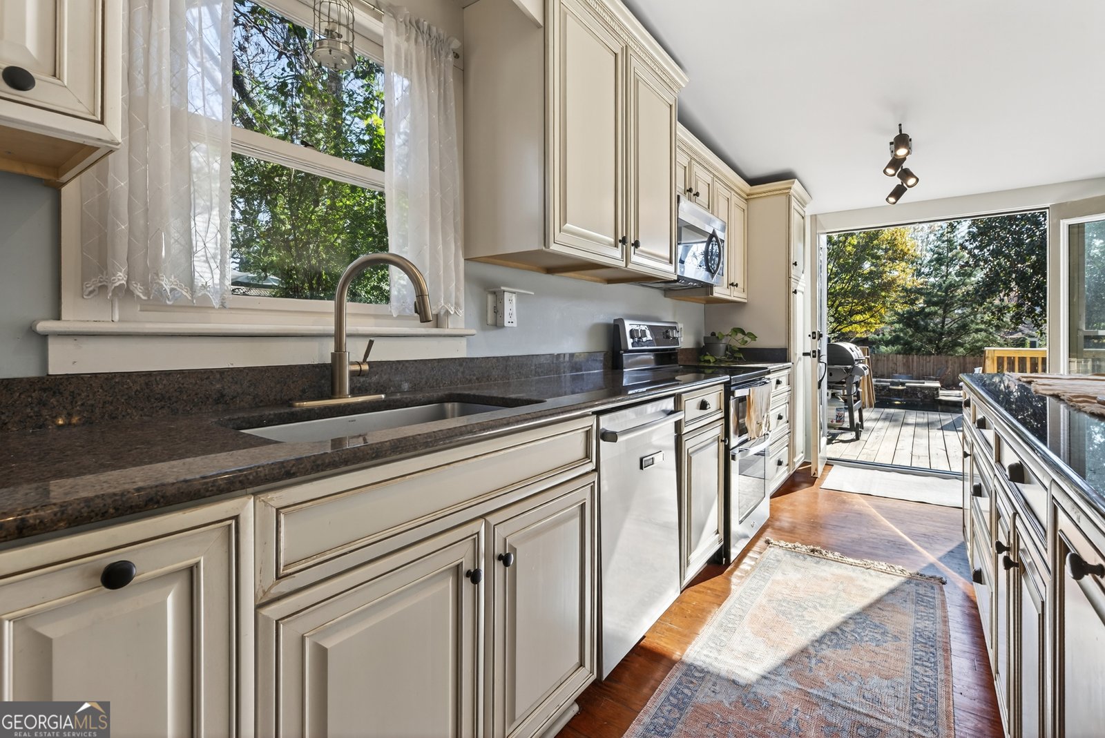 280 Pine Street Madison - 16