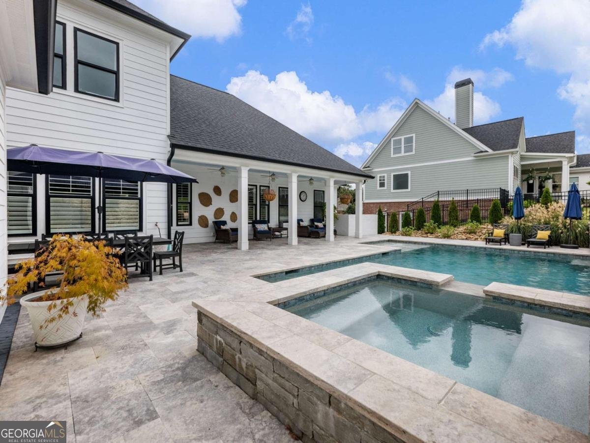 5634 Autumn Flame Drive Braselton - 78