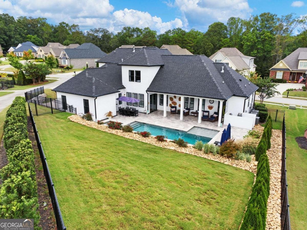 5634 Autumn Flame Drive Braselton - 92