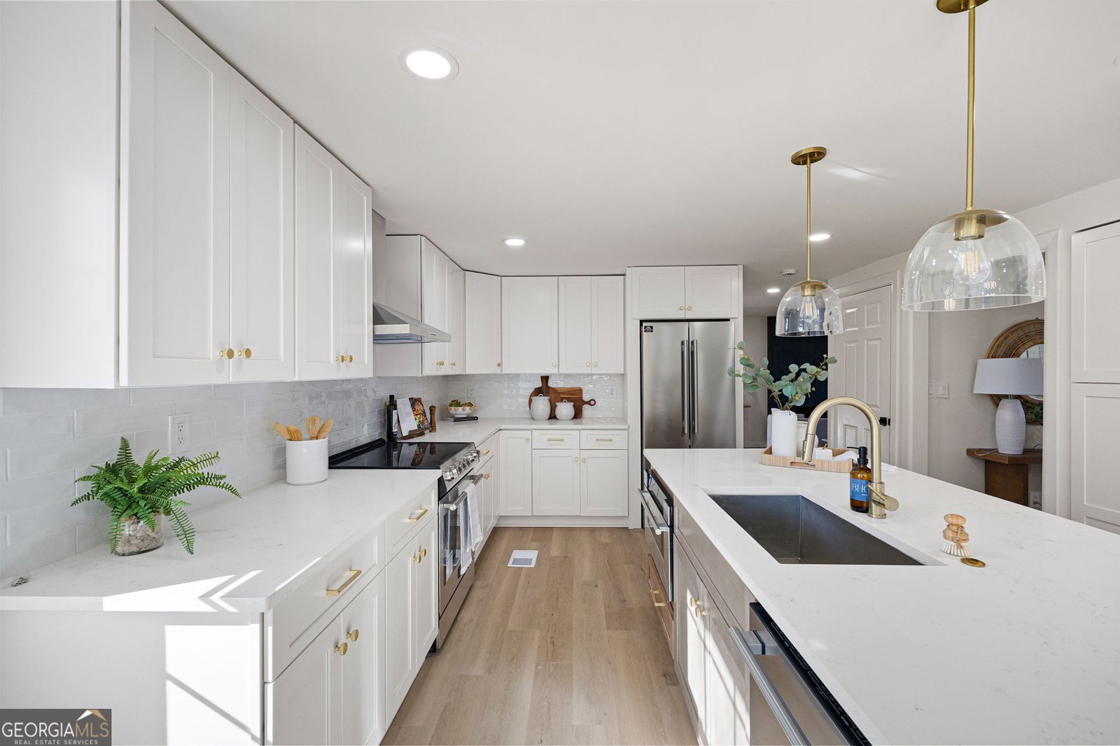 150 POND Court Roswell - 18