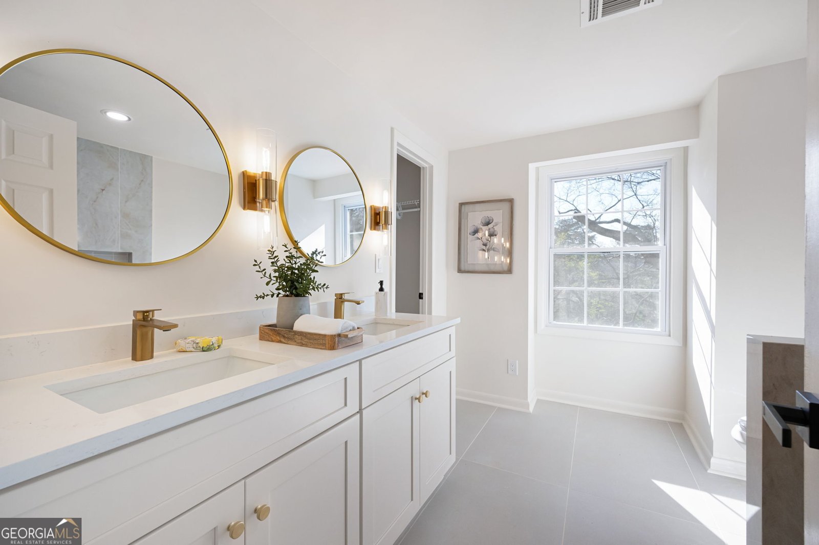 150 POND Court Roswell - 27