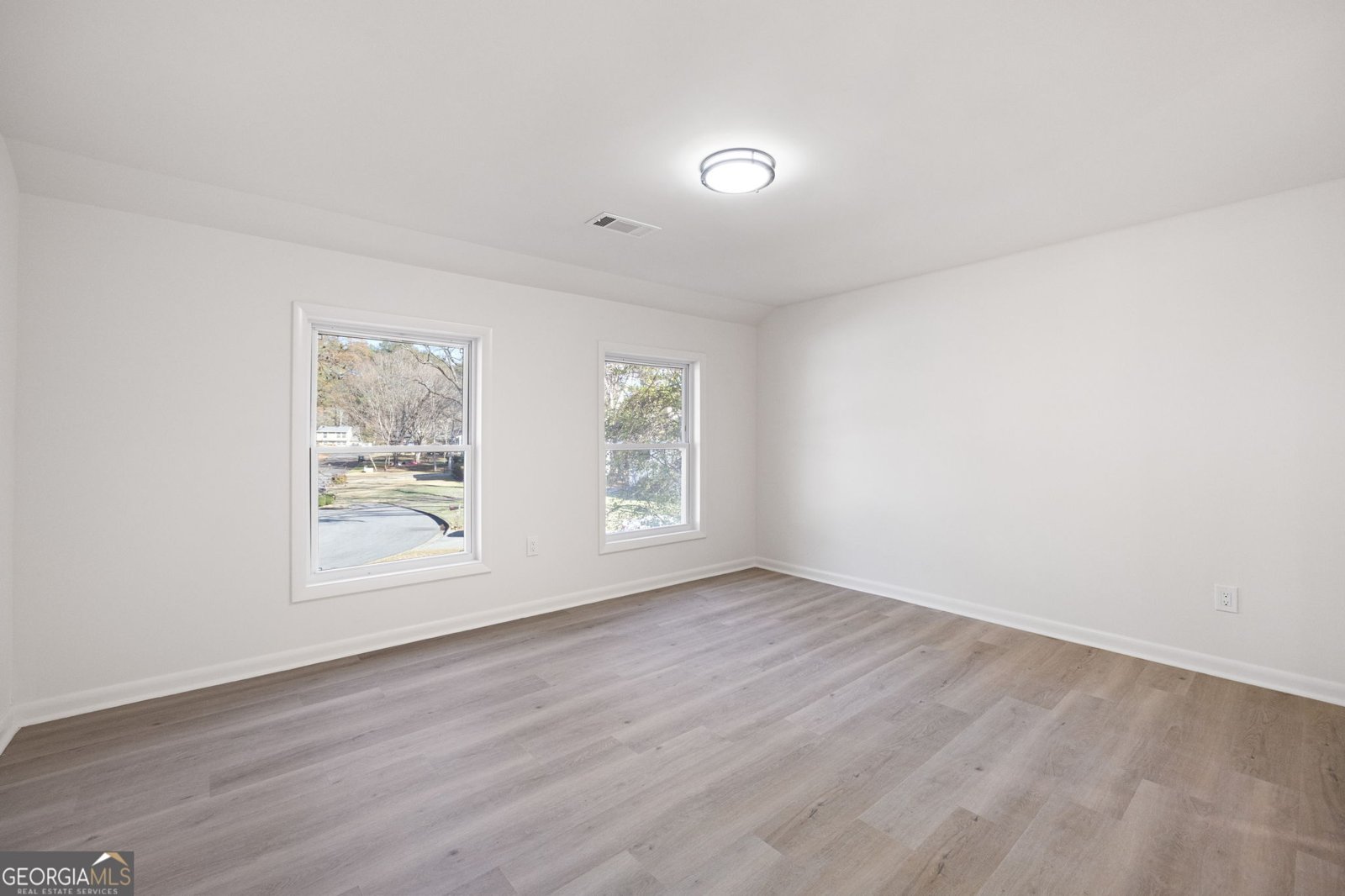 150 POND Court Roswell - 31