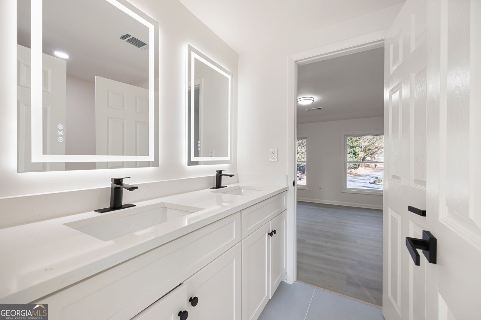 150 POND Court Roswell - 33