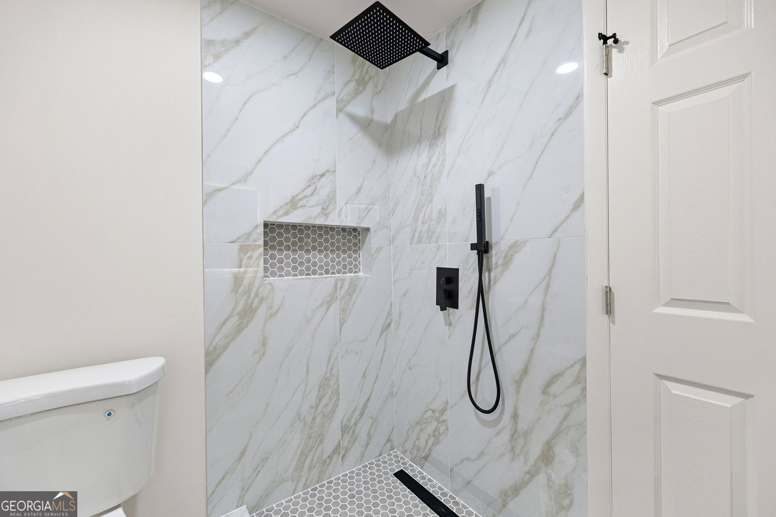 150 POND Court Roswell - 34