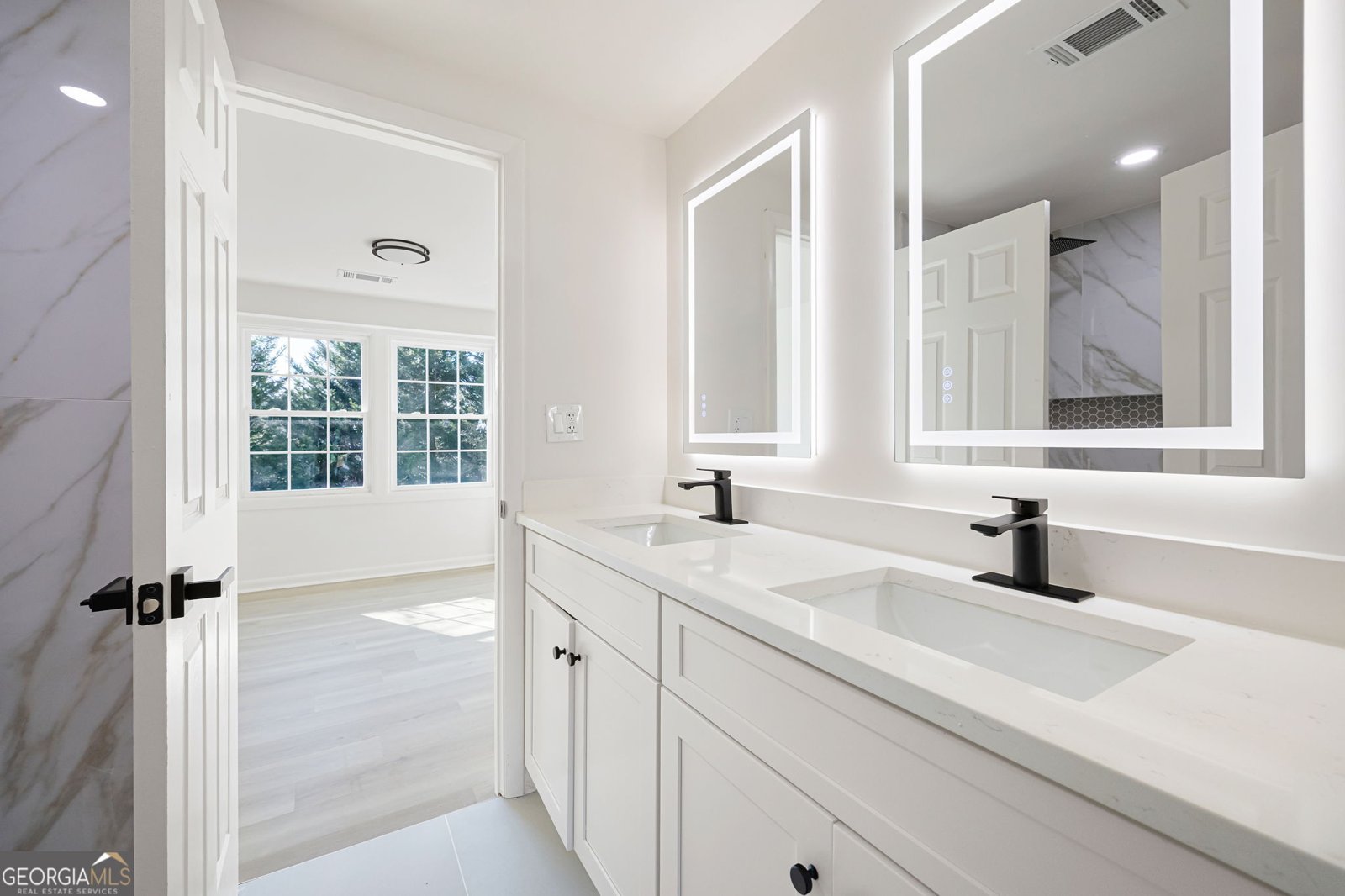 150 POND Court Roswell - 35