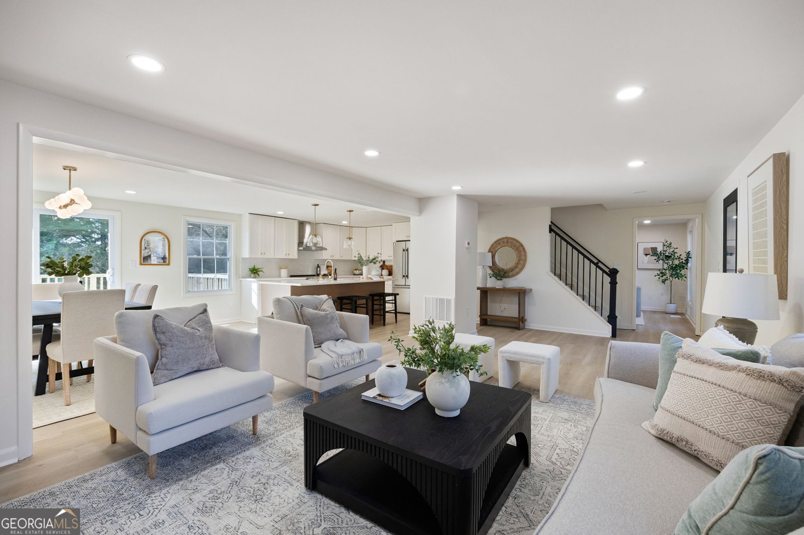 150 POND Court Roswell - 6