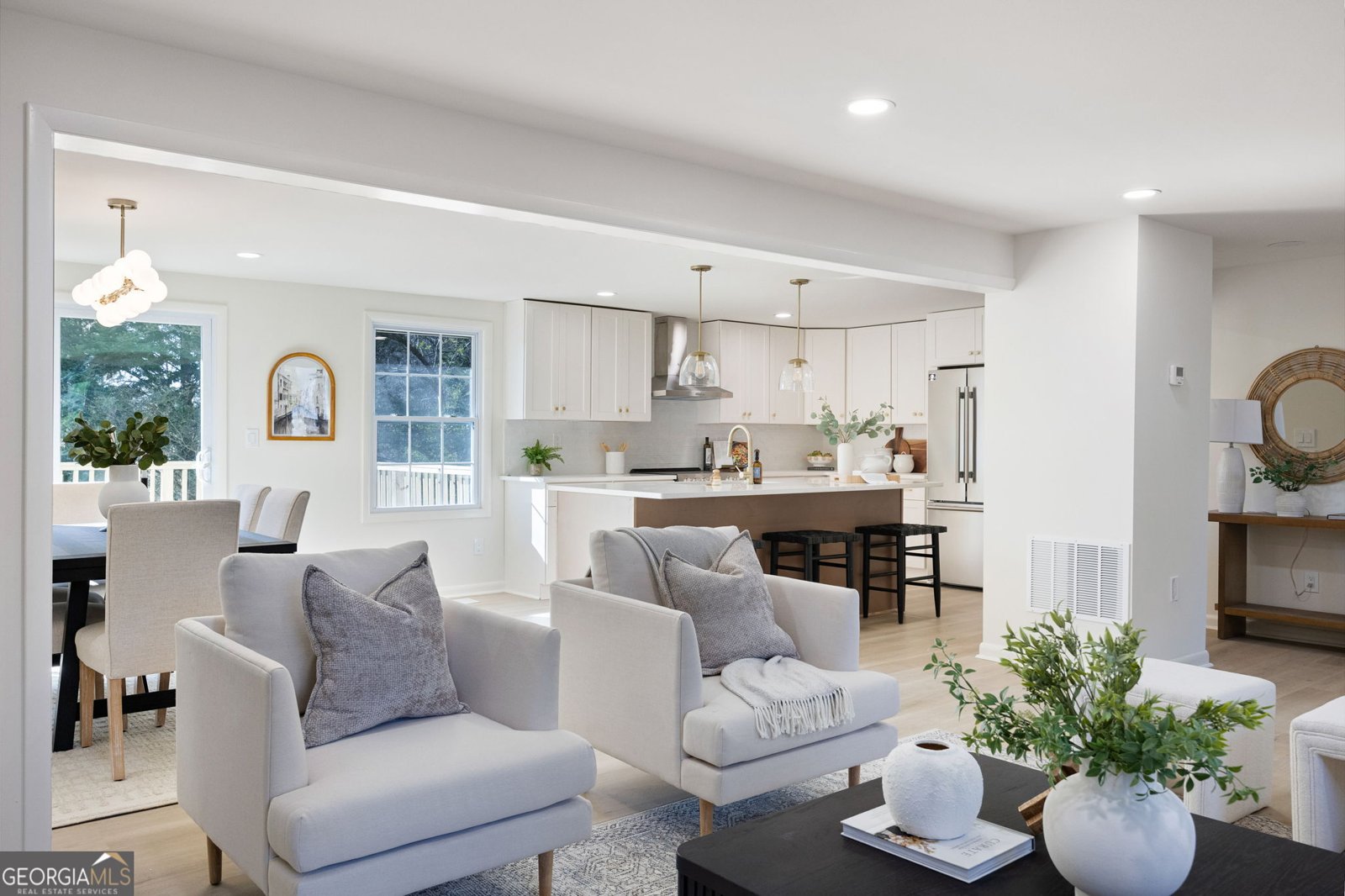 150 POND Court Roswell - 7