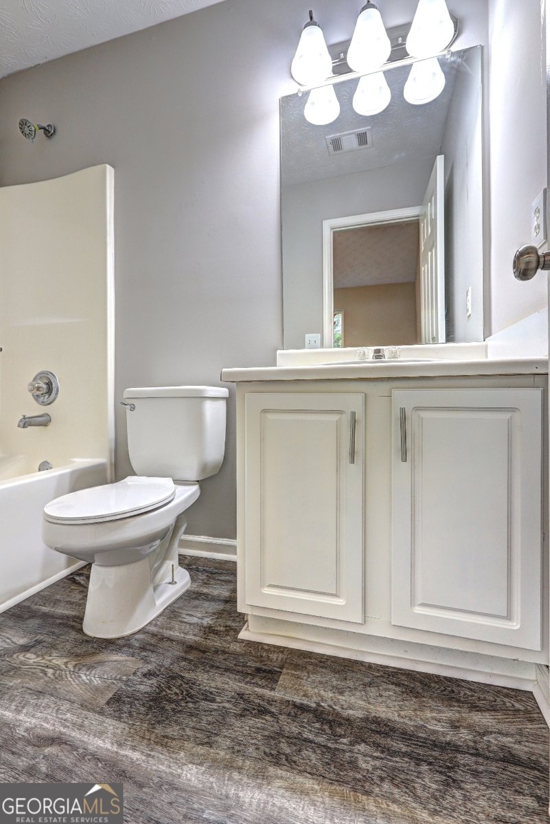 6105 Camden Forrest Court Riverdale - 18