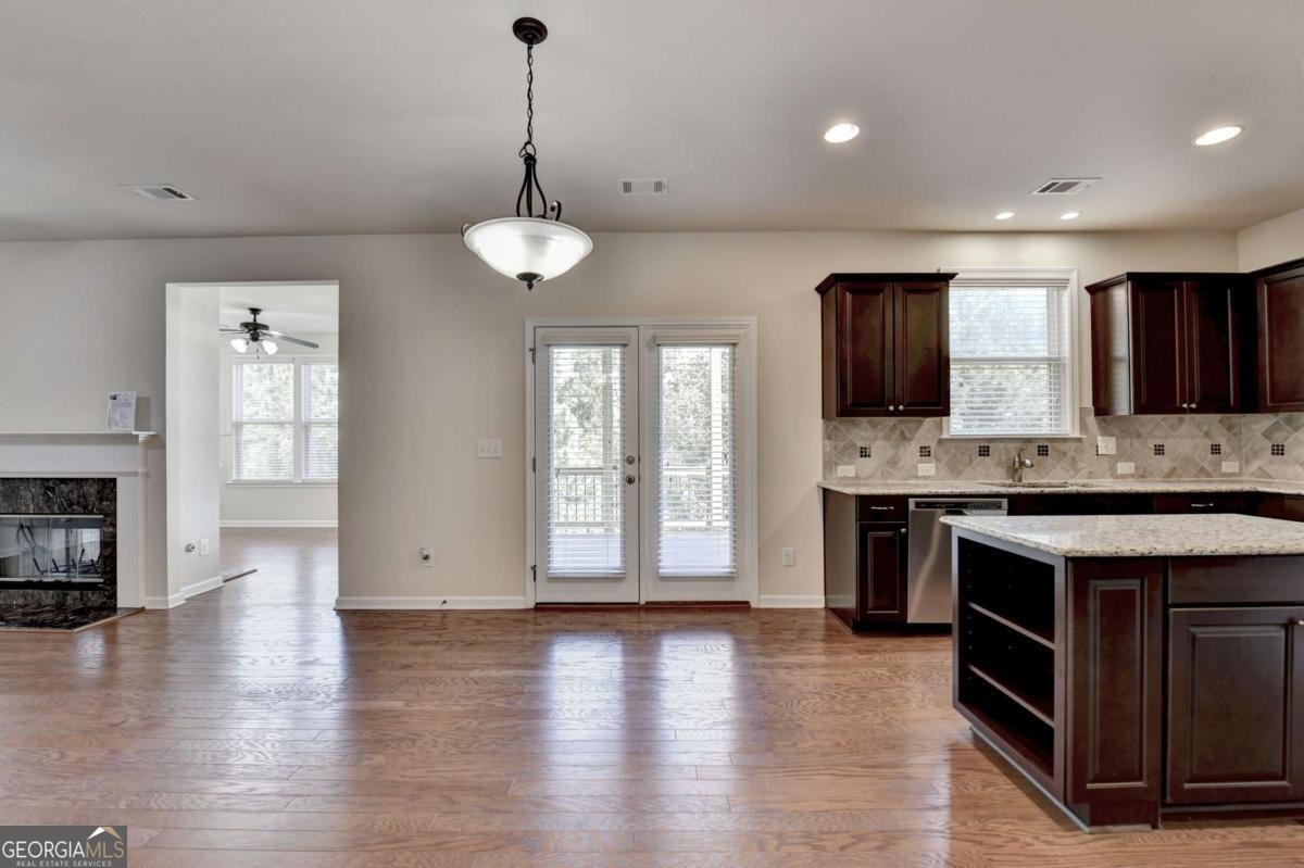 3945 MEDLEY Way Cumming - 16