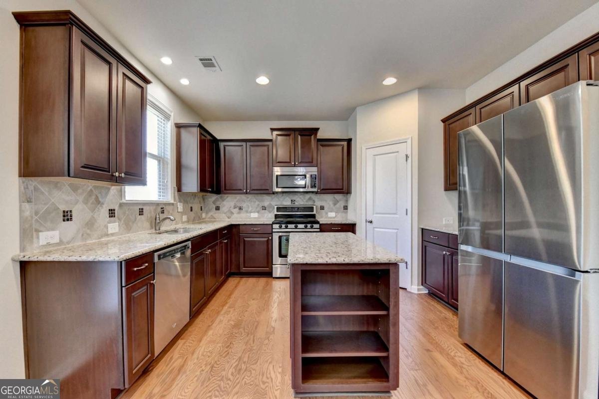 3945 MEDLEY Way Cumming - 17