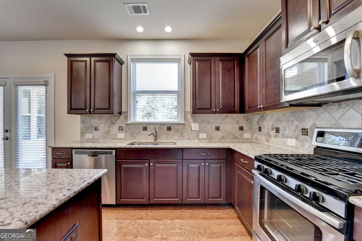 3945 MEDLEY Way Cumming - 18