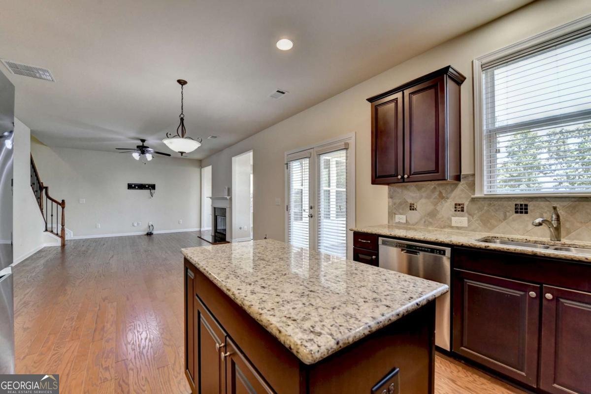 3945 MEDLEY Way Cumming - 19