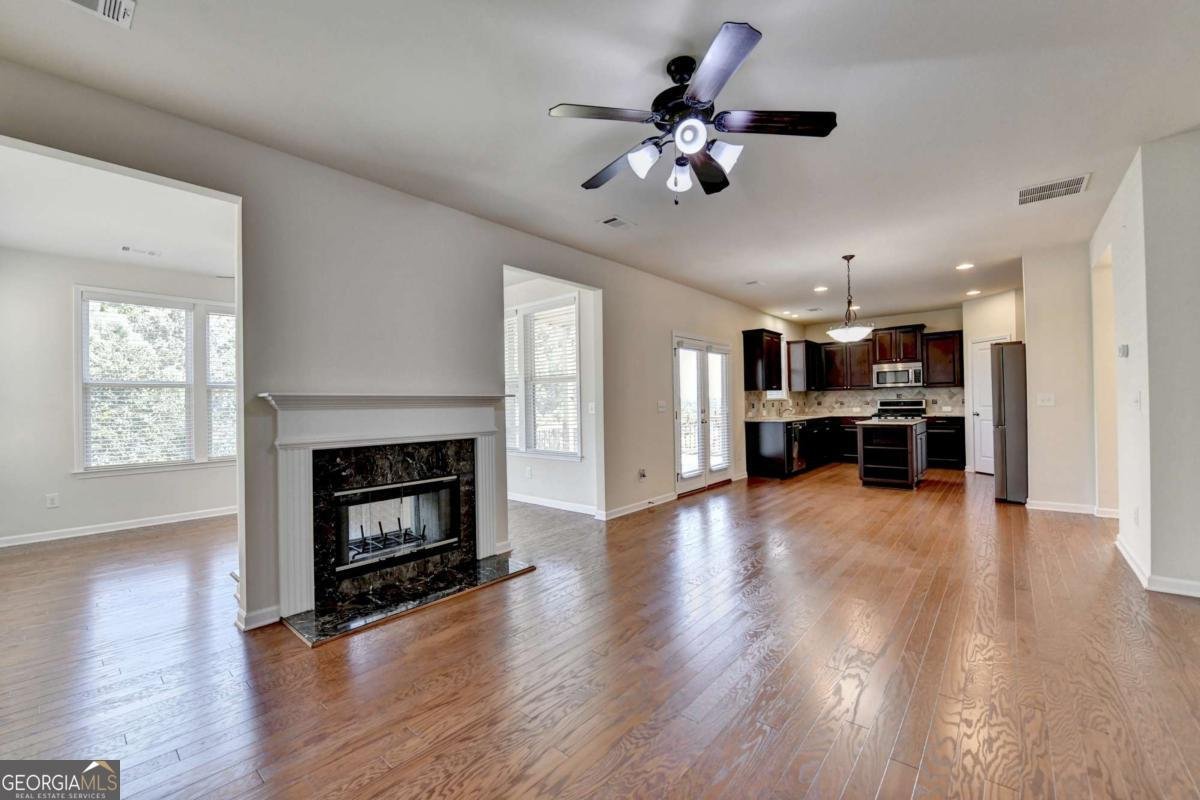 3945 MEDLEY Way Cumming - 9