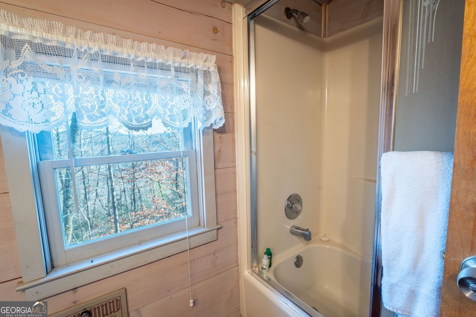 220 McConnell Court Helen - 17