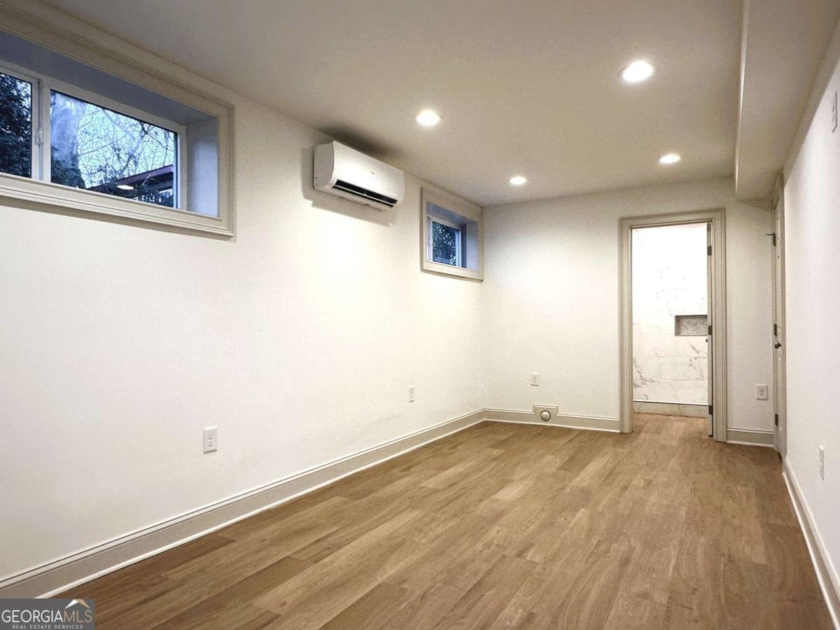 947 Chase Street Athens - 33