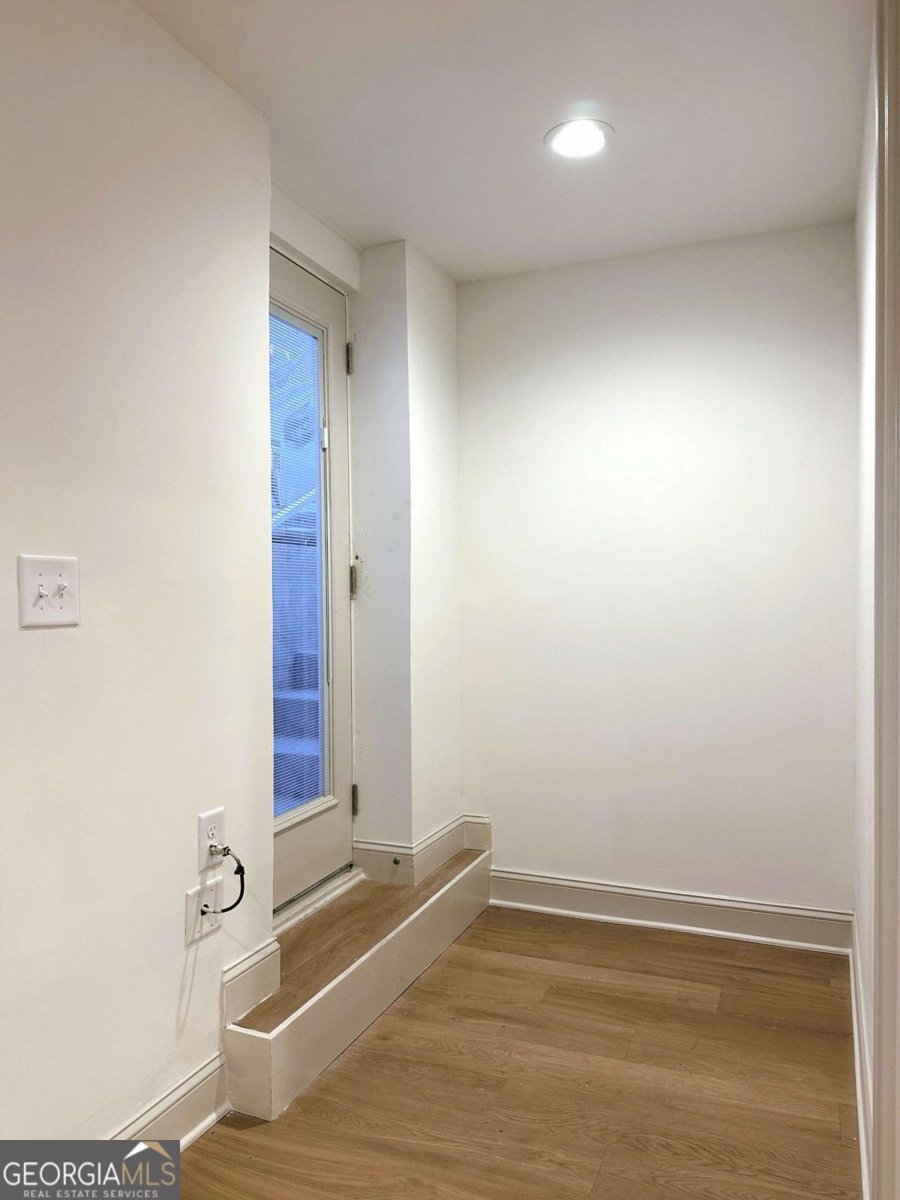 947 Chase Street Athens - 34