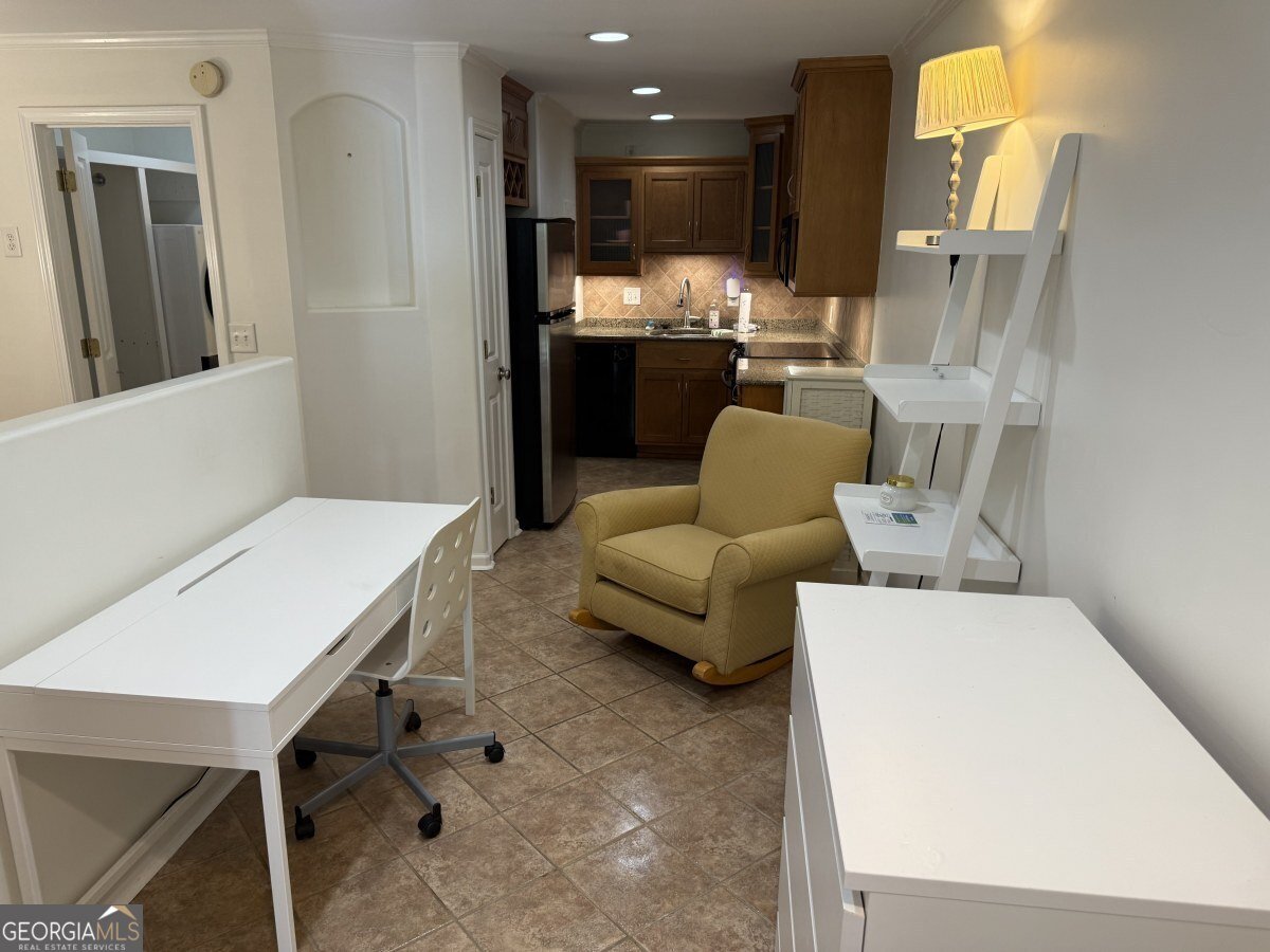 655 Campus Road Athens - 6