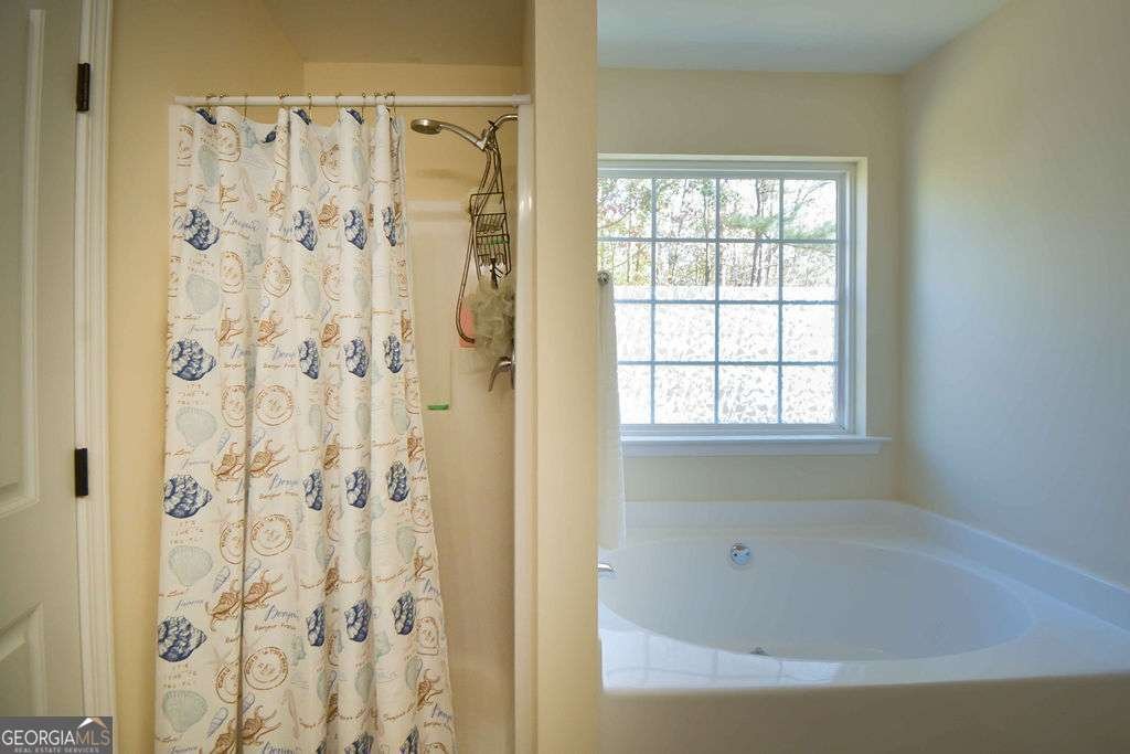 5614 Hawthorn Drive Gillsville - 22