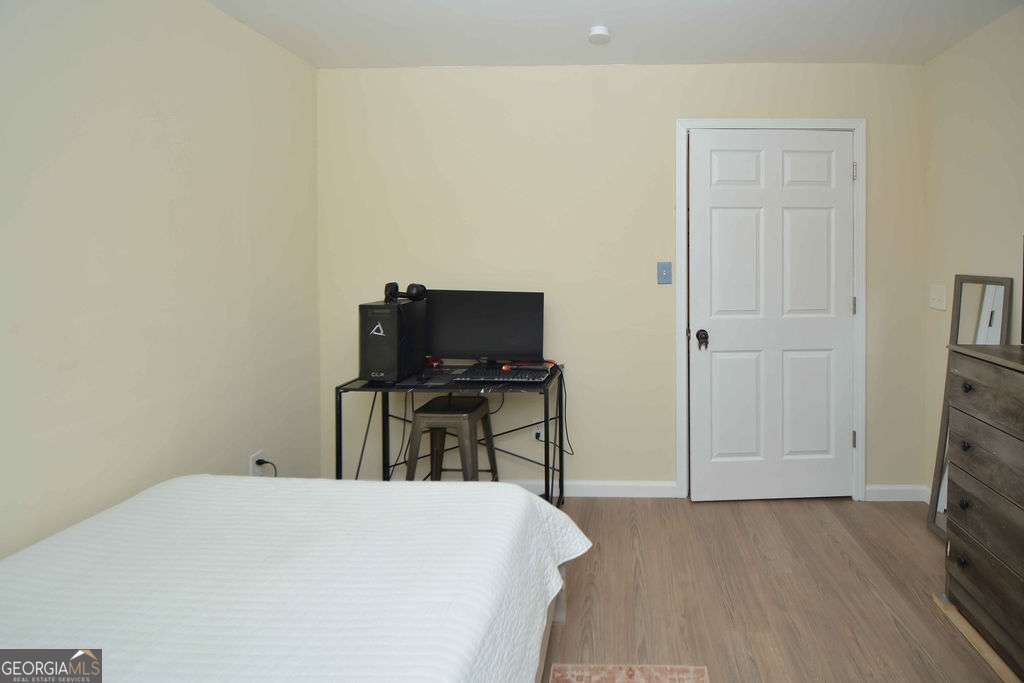 5614 Hawthorn Drive Gillsville - 37