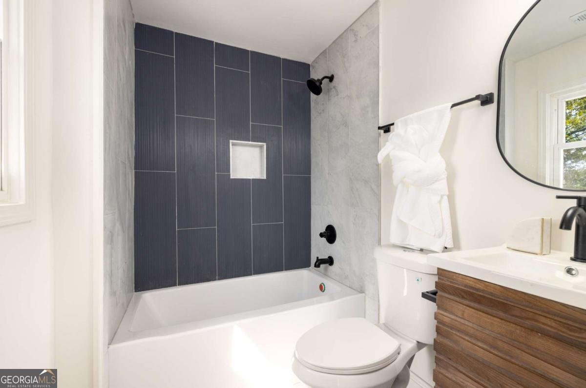 1483 Town Country Drive Atlanta - 22