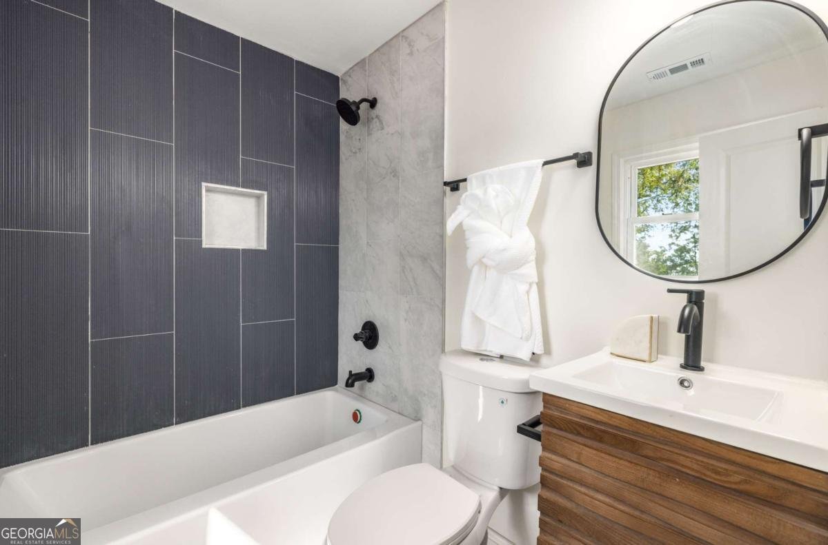 1483 Town Country Drive Atlanta - 23