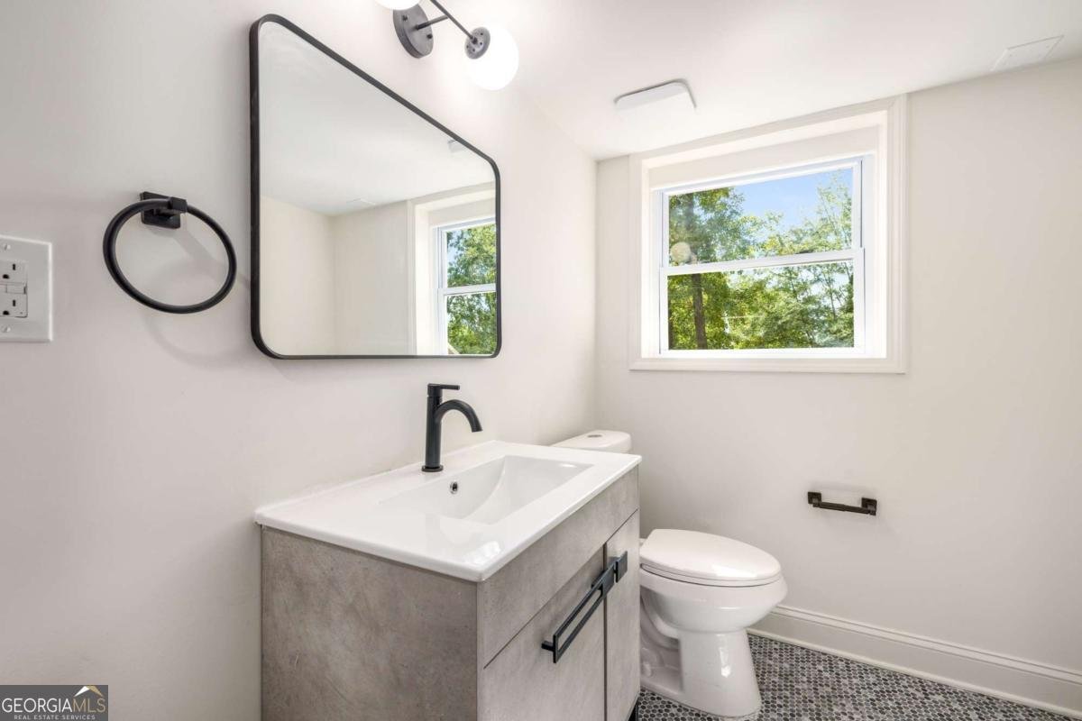 1483 Town Country Drive Atlanta - 27