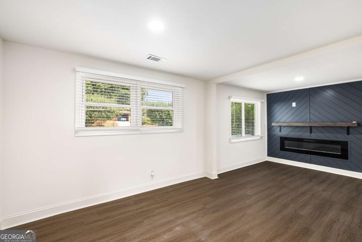 1483 Town Country Drive Atlanta - 29