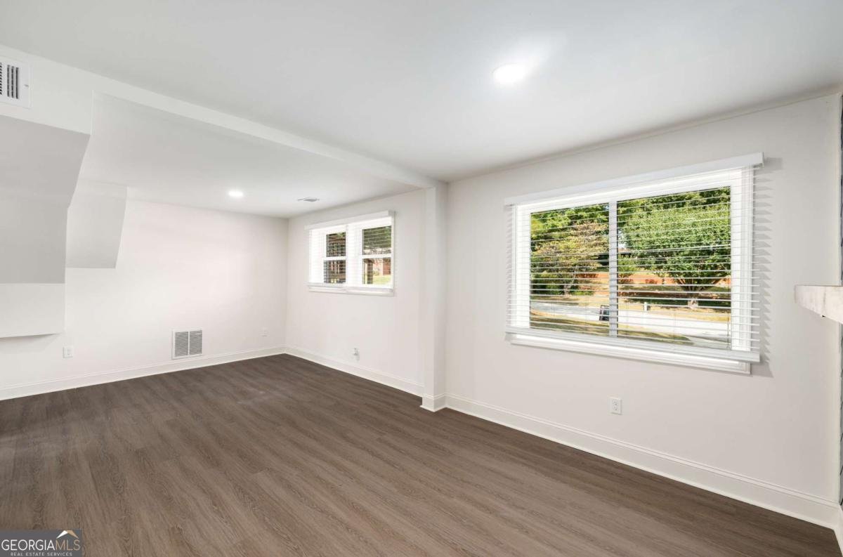 1483 Town Country Drive Atlanta - 32