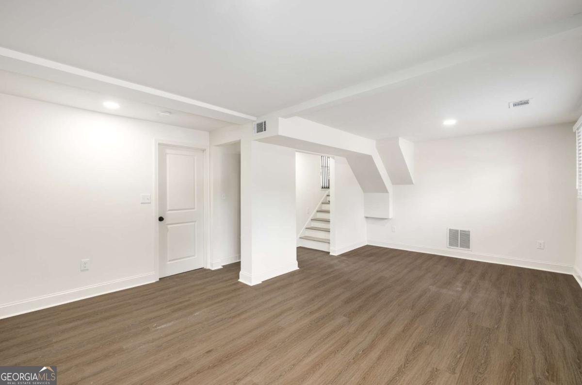 1483 Town Country Drive Atlanta - 33