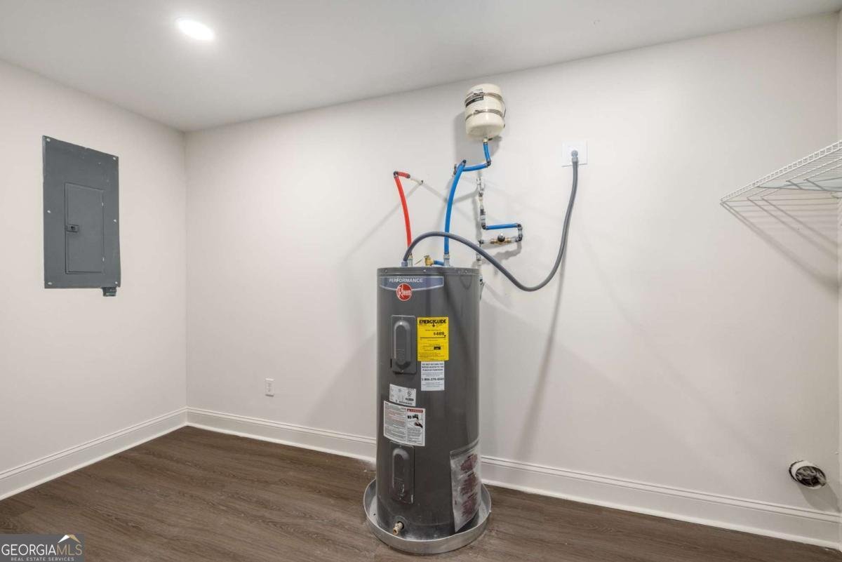 1483 Town Country Drive Atlanta - 34