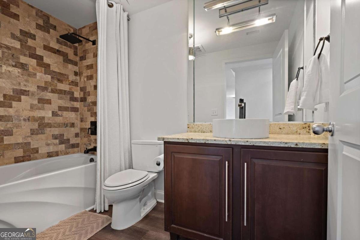 3338 Peachtree Road Atlanta - 23