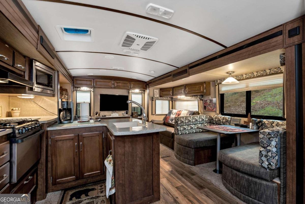 147 Twin Peaks Drive Demorest - 56