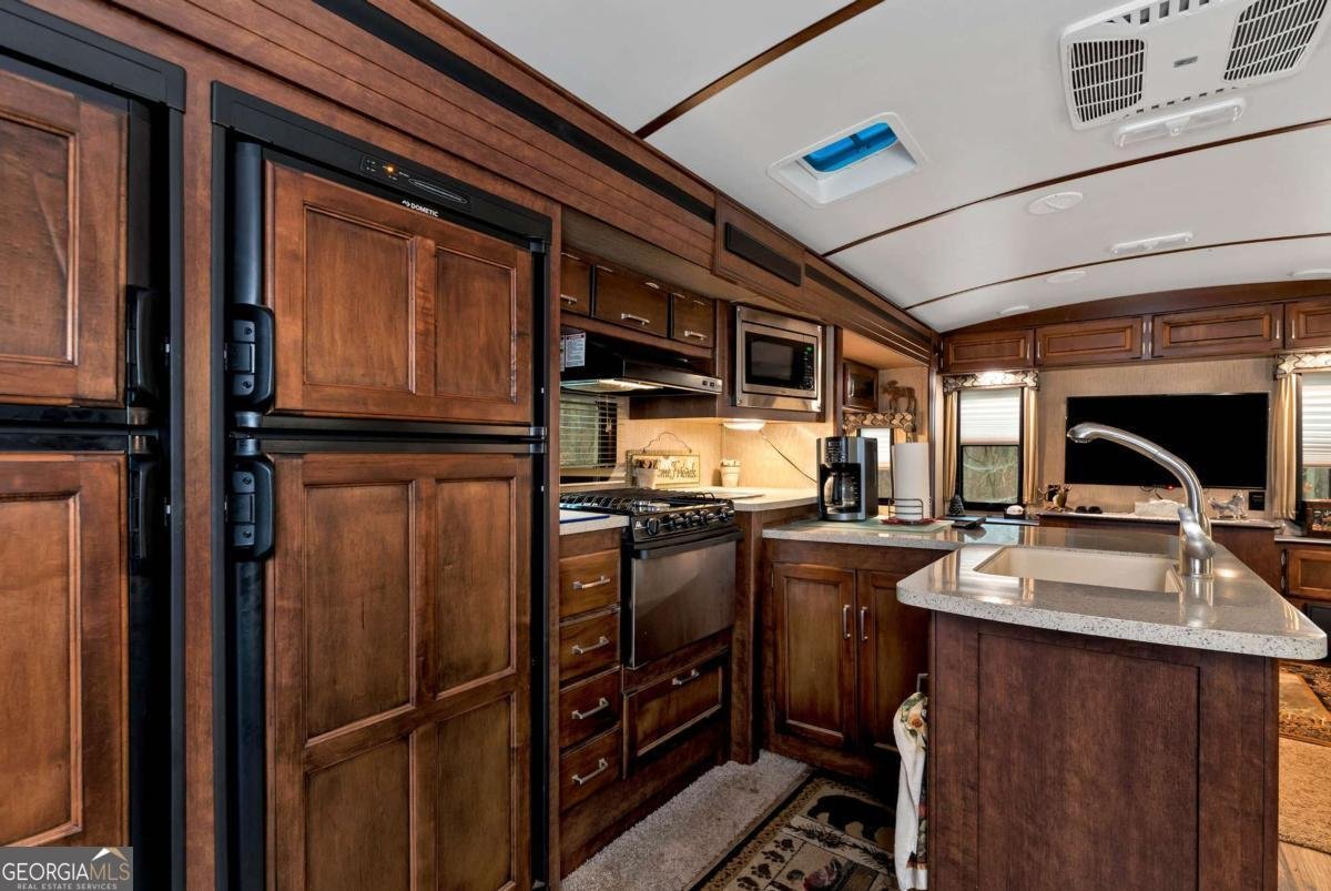 147 Twin Peaks Drive Demorest - 57