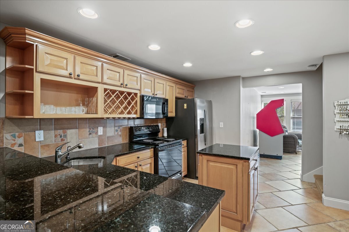 520 Waterside Court Canton - 31