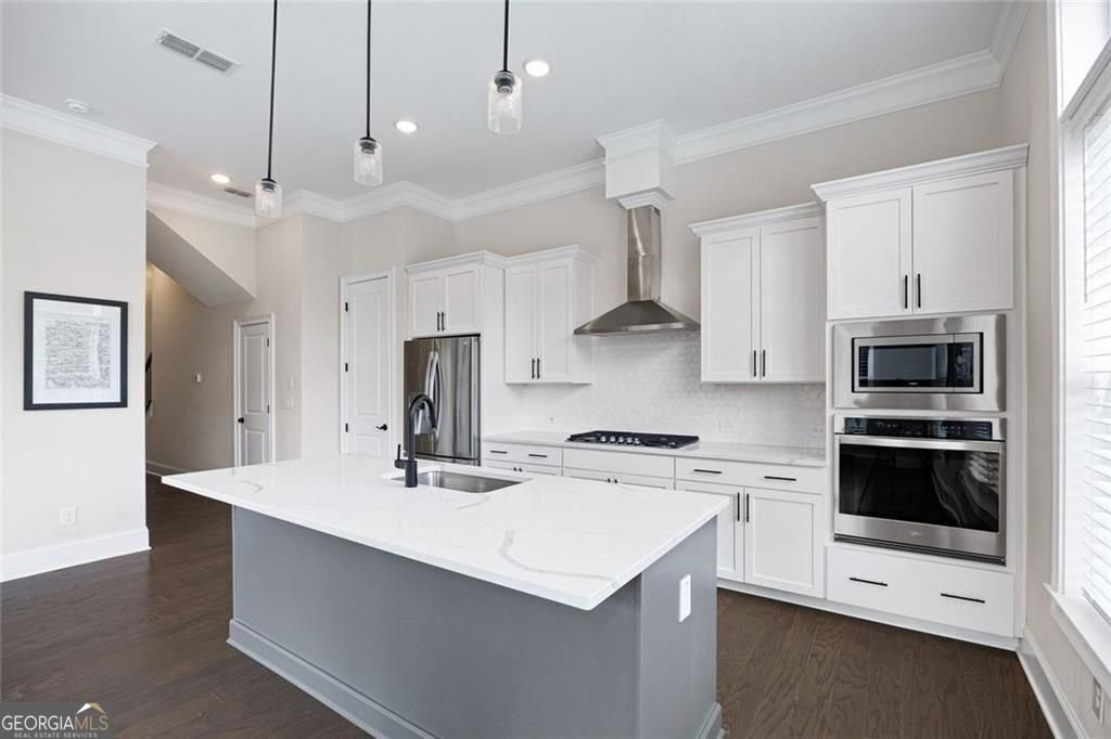 109 Village Green Avenue Woodstock - 11