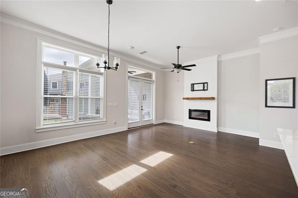 109 Village Green Avenue Woodstock - 14