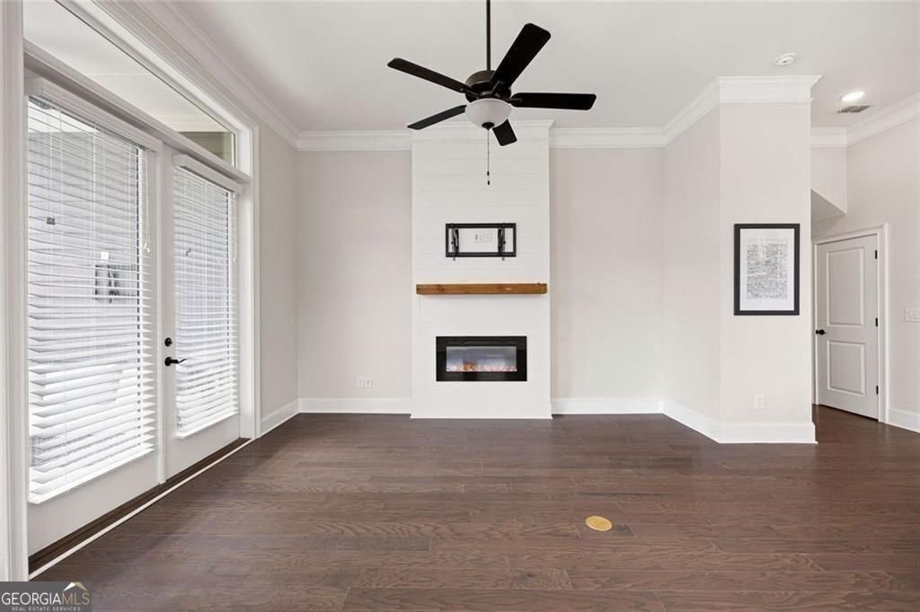 109 Village Green Avenue Woodstock - 17