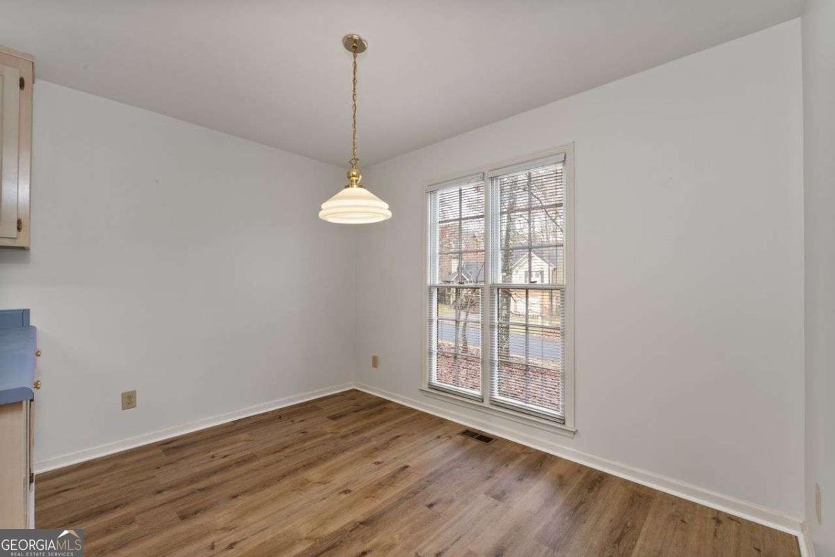 1310 Cobblestone Lane Woodstock - 14