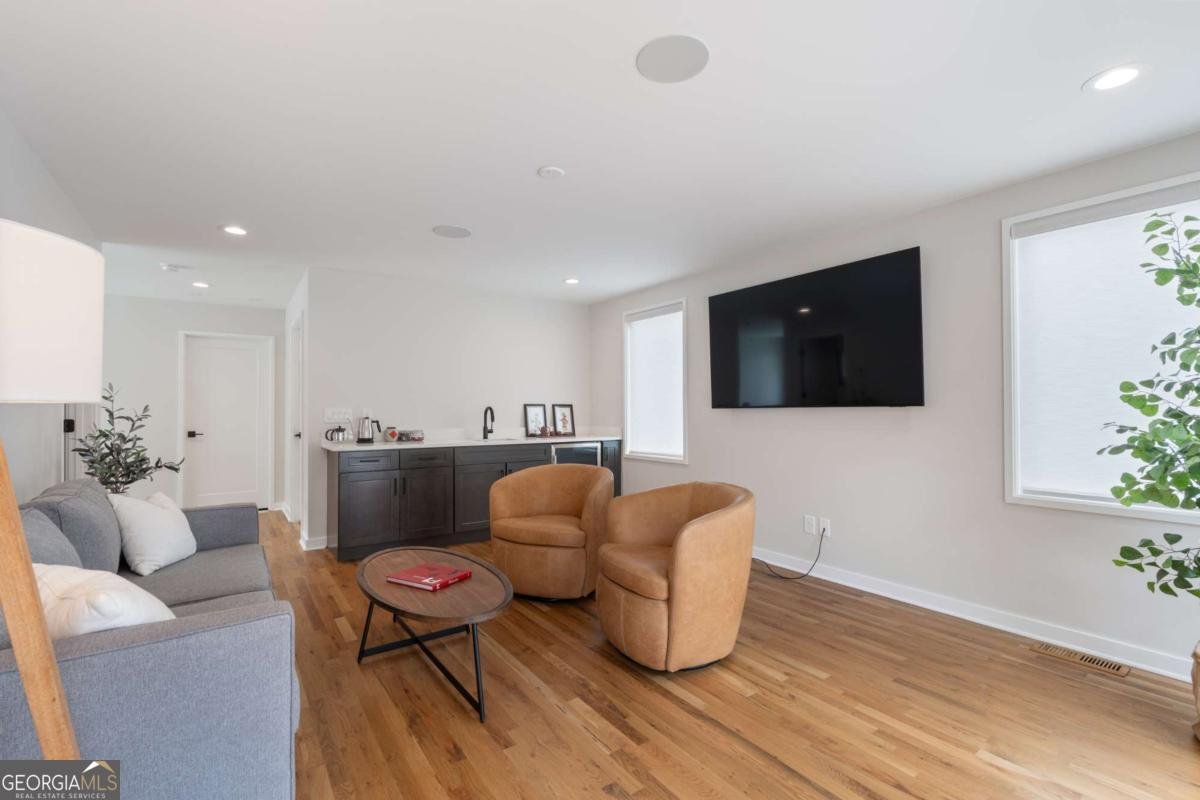 664 B Timm Valley Road Atlanta - 45