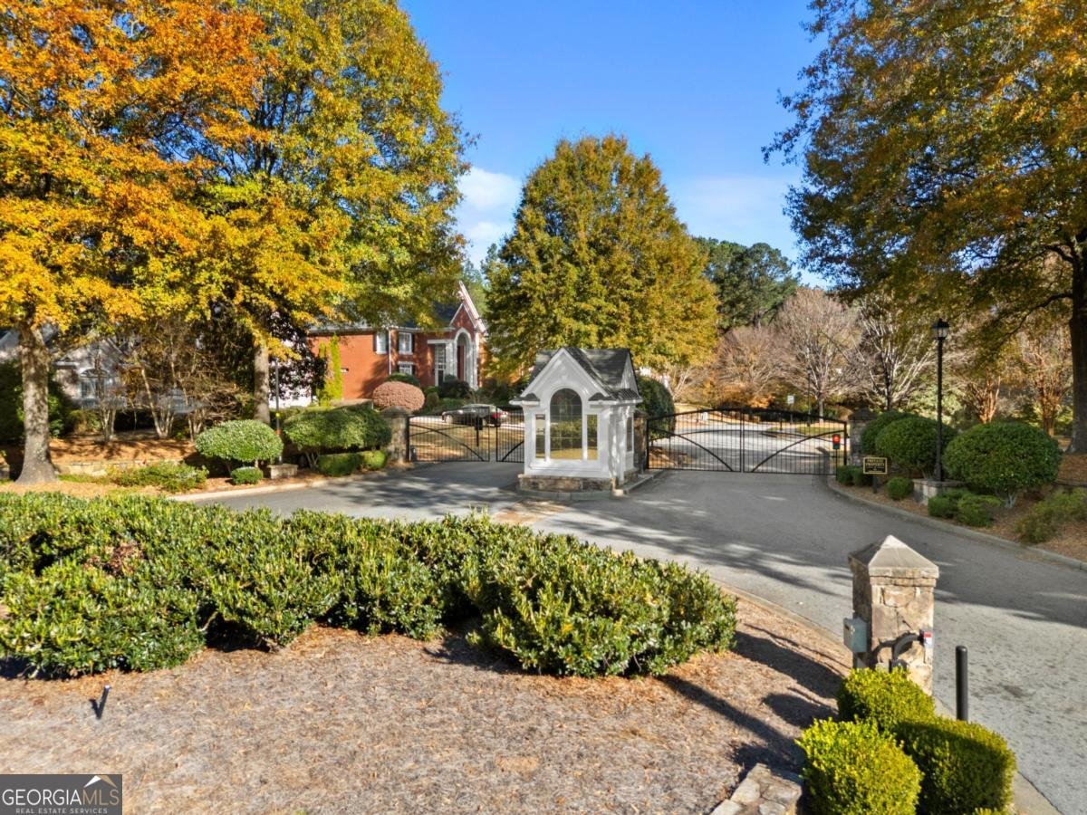 1660 Briergate Drive Duluth - 77