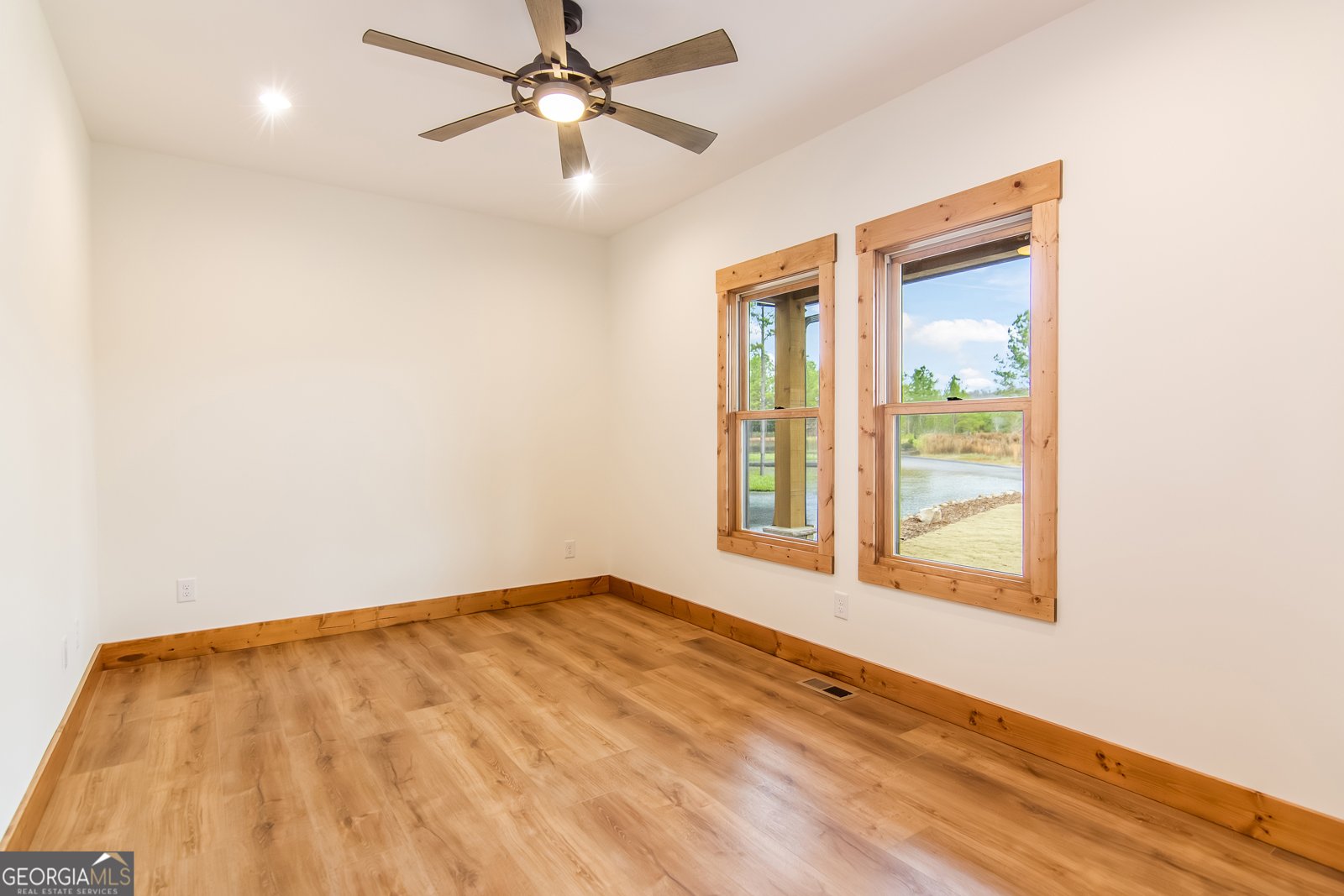 2468 Twisted Oak Road Talking Rock - 35