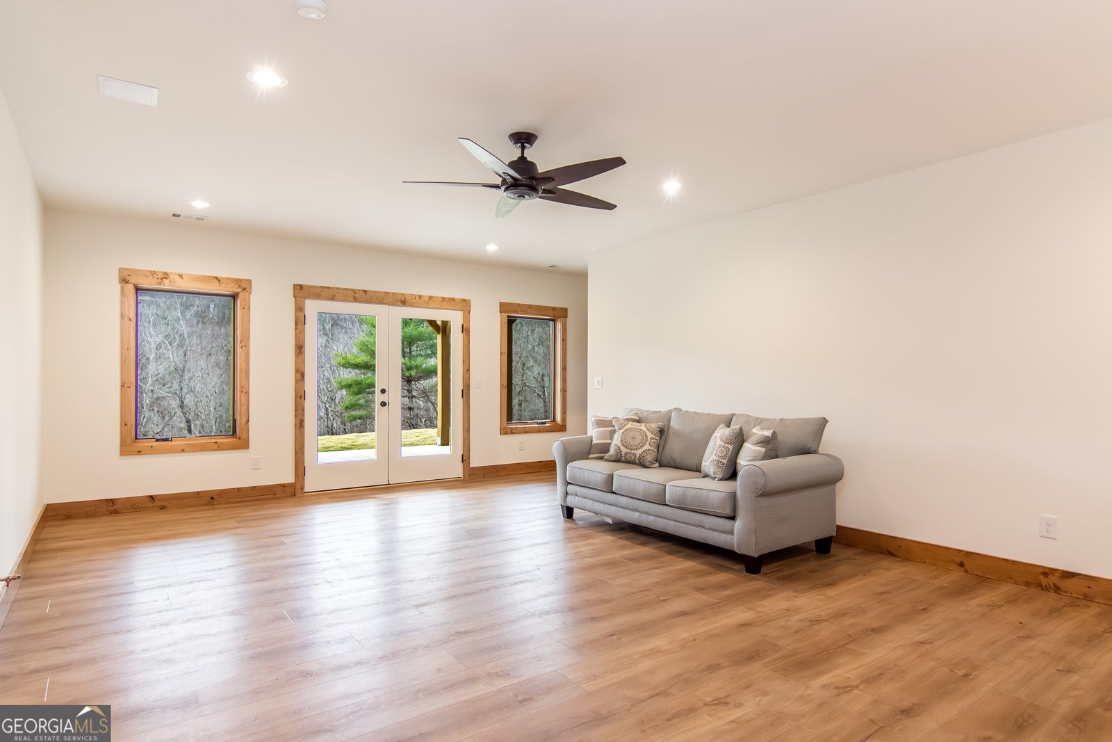 2468 Twisted Oak Road Talking Rock - 38