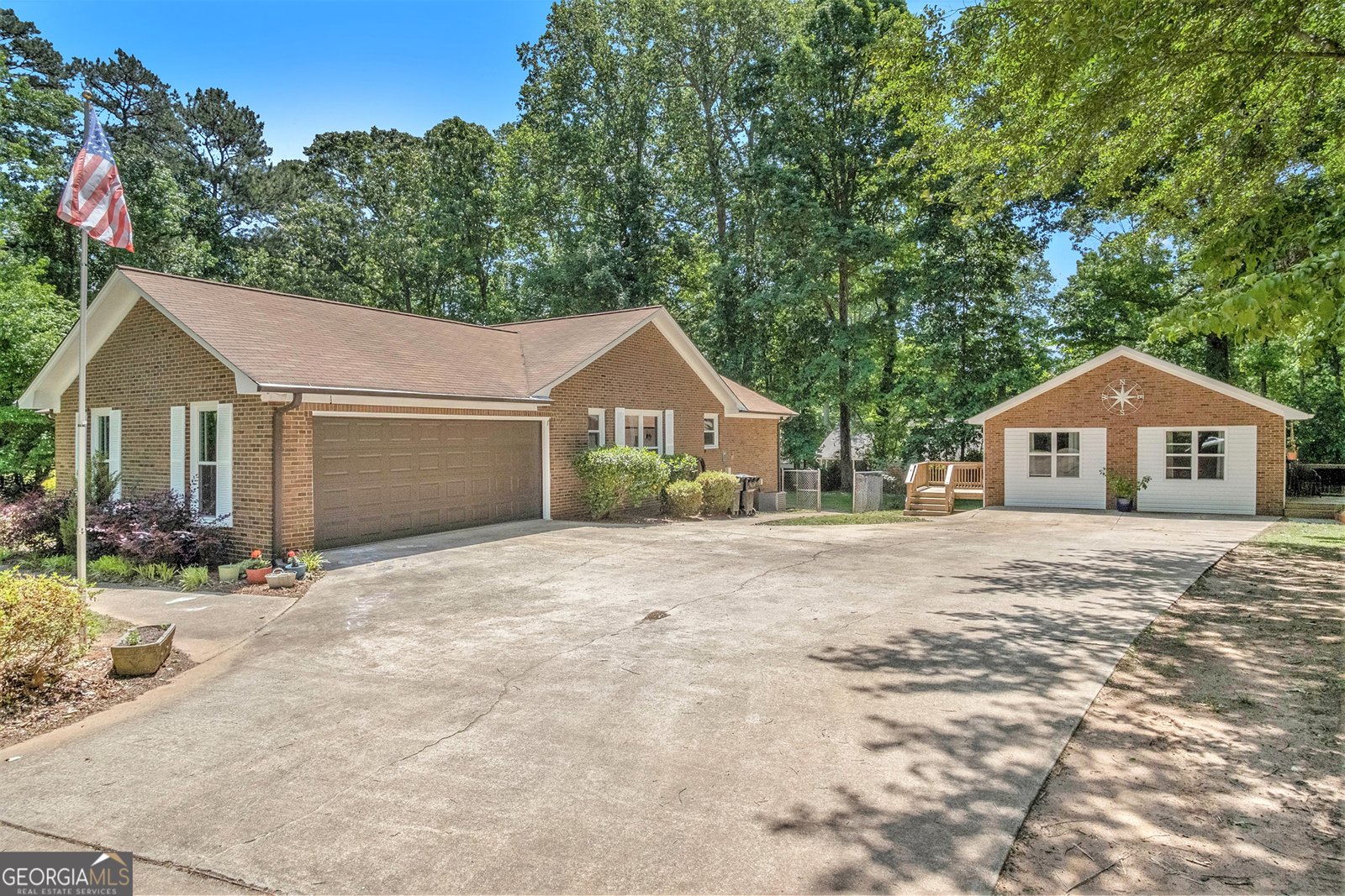 2260 Castle Lake Drive Tyrone - 48