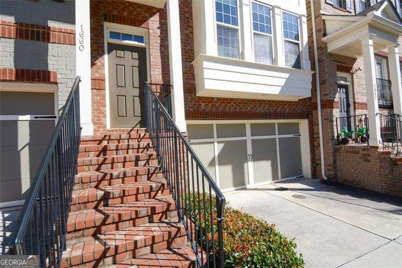 1660 Woodbridge Lane Atlanta - 2