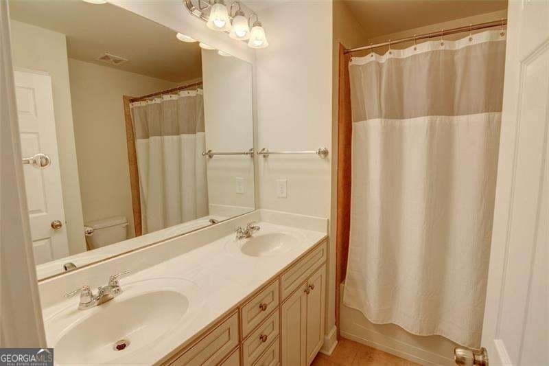 1660 Woodbridge Lane Atlanta - 27