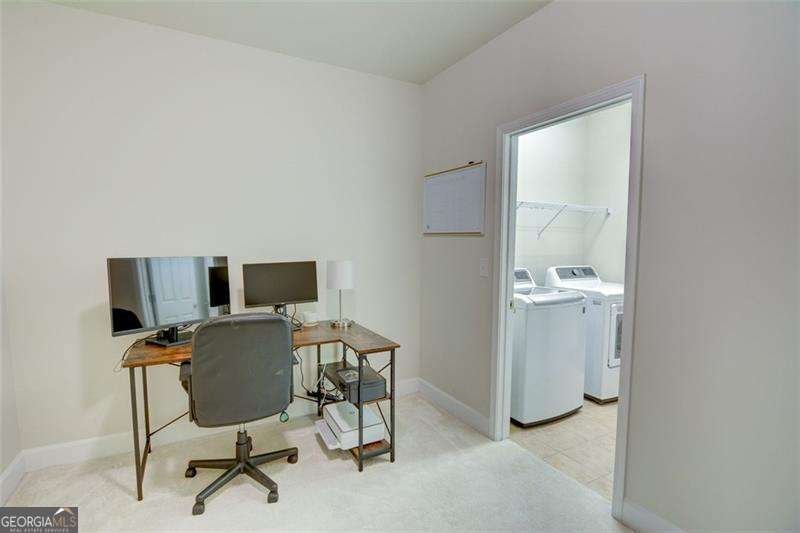 1660 Woodbridge Lane Atlanta - 33