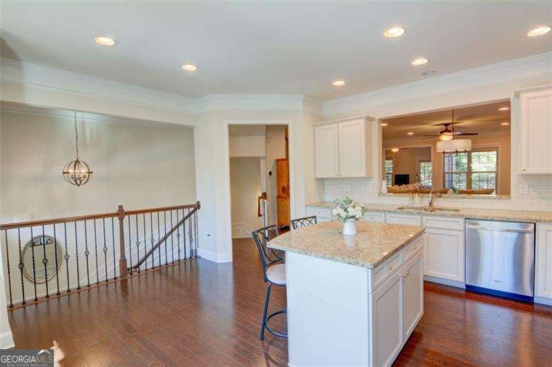 1660 Woodbridge Lane Atlanta - 8