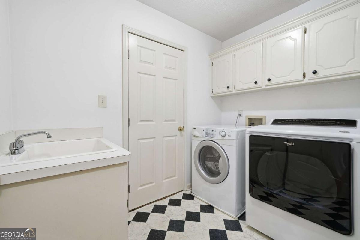 4025 CHIPLEY Court Roswell - 37